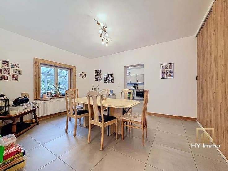 RENOVATED HOUSE WITH 3 FACADES, 4 BEDROOMS + 2 BATHROOMS & 1