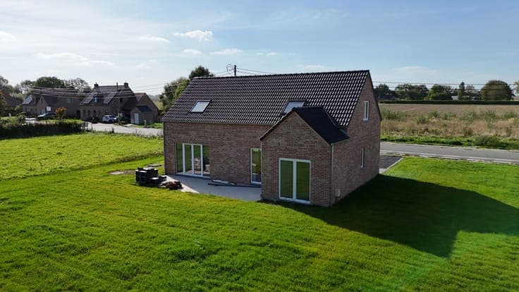 Vaste maison neuve super équipée