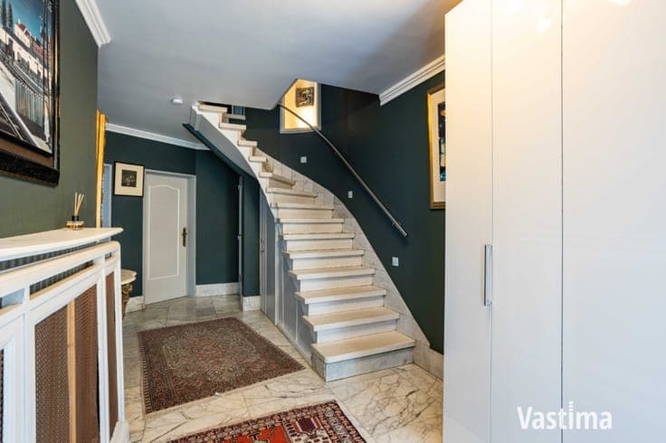 Instapklare dokterswoning met garage en 5 slaapkamers