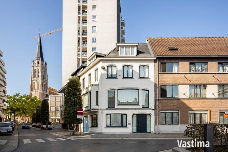 Instapklare dokterswoning met garage en 5 slaapkamers