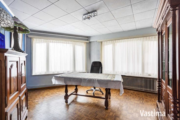 Instapklare dokterswoning met garage en 5 slaapkamers