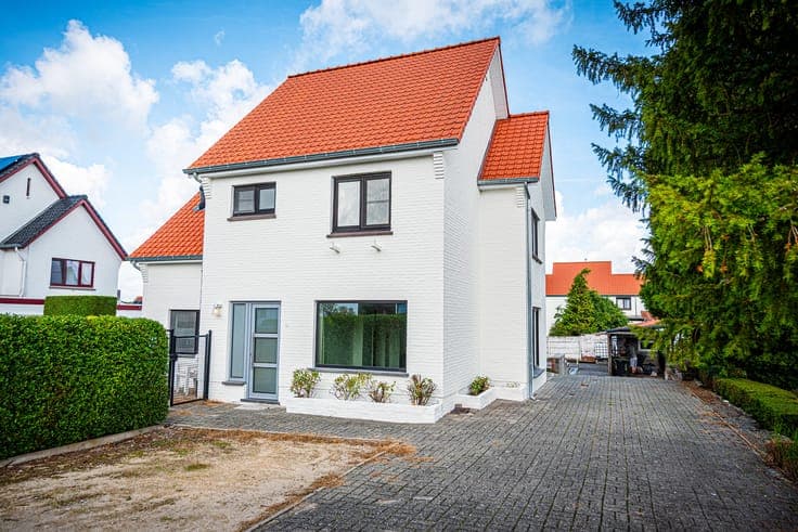 Renovated open family home with garden in Boxbergheide