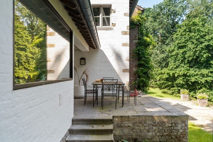 Instapklaar Engels landhuis op 6 hectare met eigen parktuin
