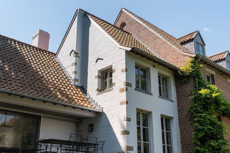 Instapklaar Engels landhuis op 6 hectare met eigen parktuin