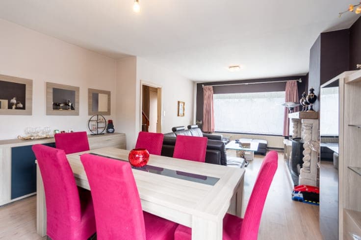 Halfopen bebouwing met 3 slaapkamers in het hart van Zaff...