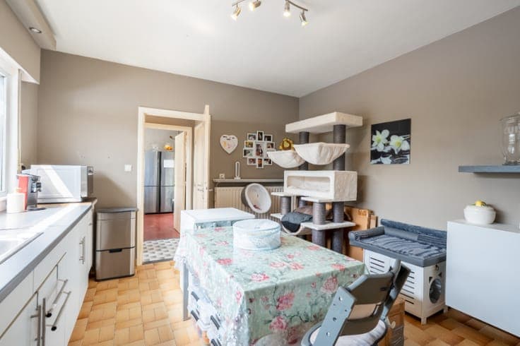 Halfopen bebouwing met 3 slaapkamers in het hart van Zaff...
