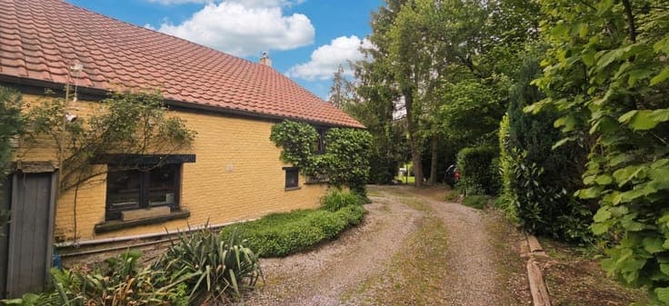 Lovely 3-bedroom house in need of some updating
