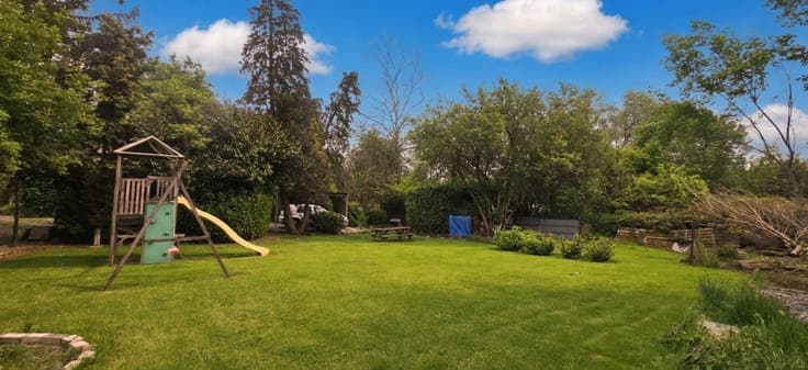Lovely 3-bedroom house in need of some updating