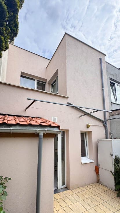 Charming house in Jette with three bedrooms, terrace