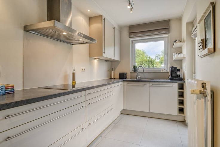 Spacious house ready to move in: 4 bedrooms, garage and larg