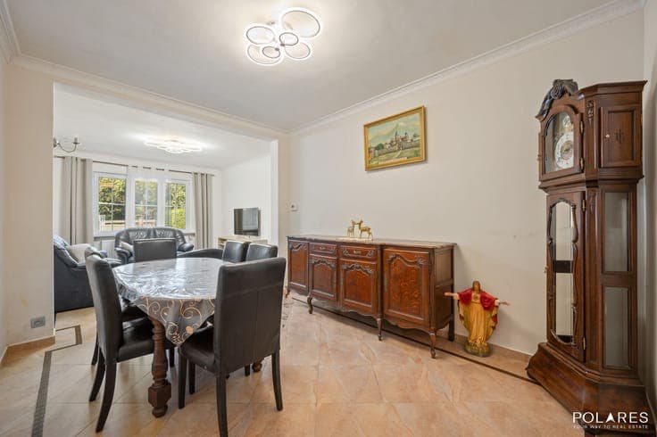 Semi-detached house with 3 bedrooms and south-facing garden
