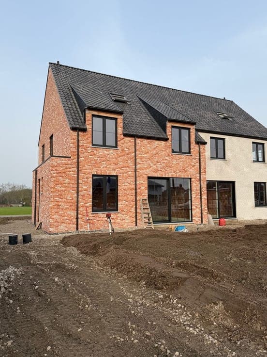 Nieuwbouw pastoriewoningen te Meulebeke
