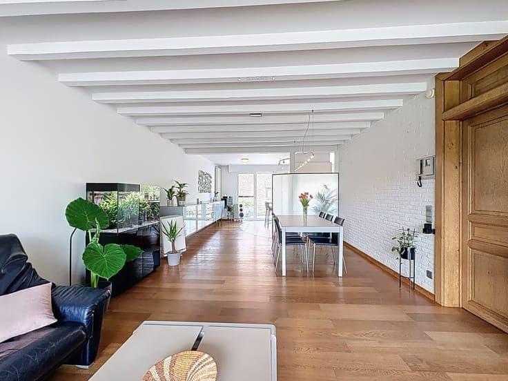 Bel-Etage with Ground Floor Workspace and 4 Large Garages