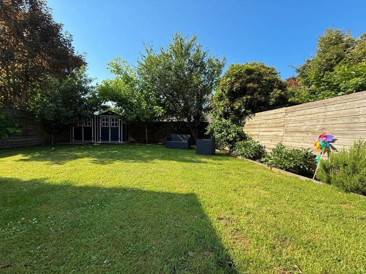 Charming 3-sided house a stone's throw from the centre of Za