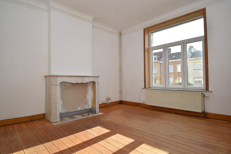Spacieuse maison bourgeoise à moderniser avec jardin