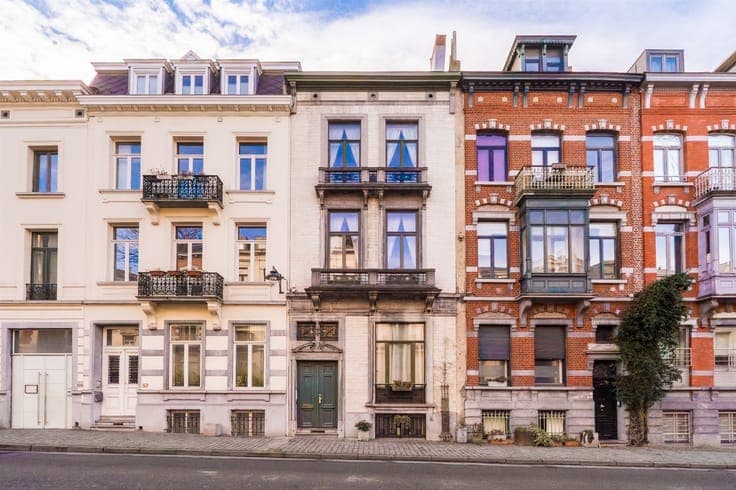 Exclusive investment property comprising 3 officially recogn