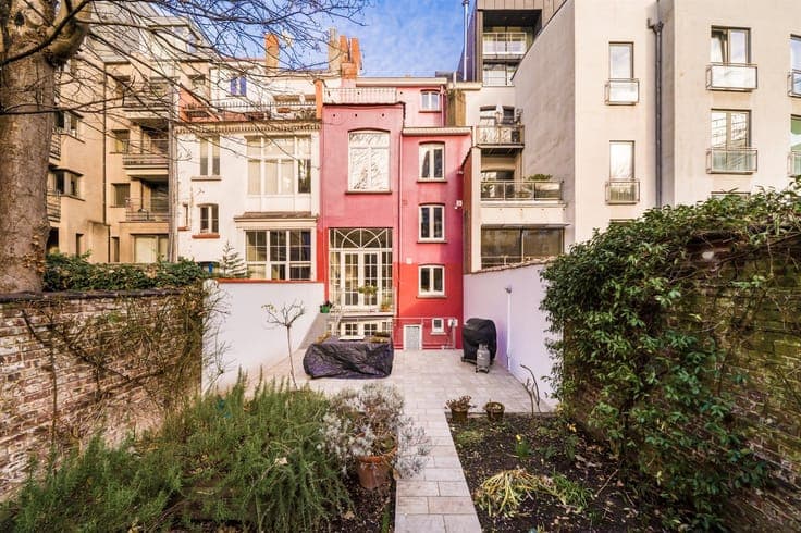 Exclusive investment property comprising 3 officially recogn