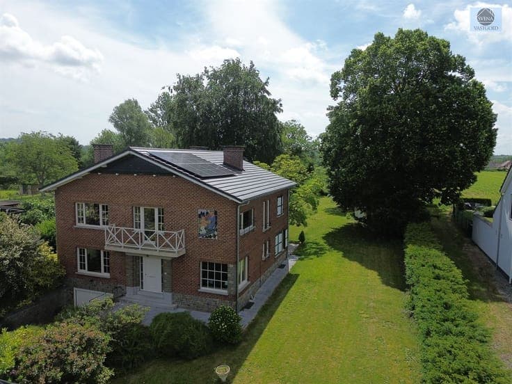 VERY NICE OPEN-PLAN HOME WITH 7 ROOMS
