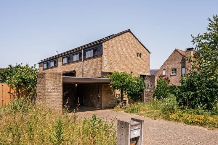 Move-in ready architect-designed house with 4 bedrooms, EPC