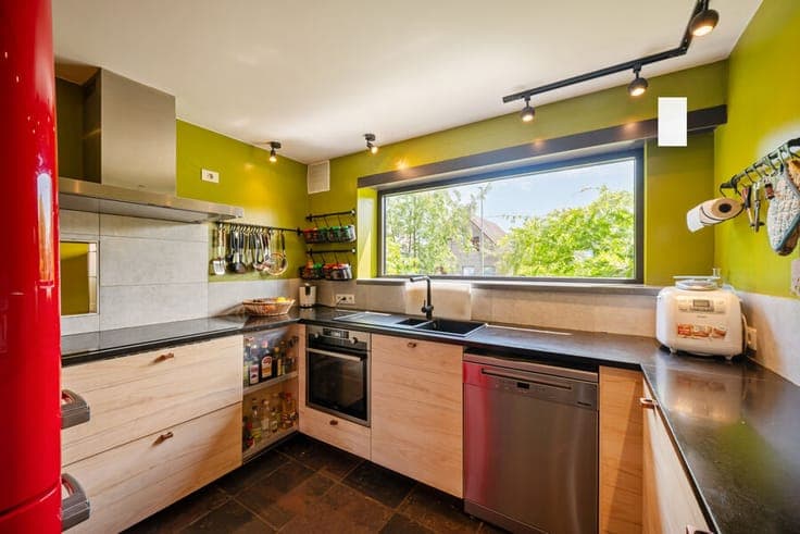 Move-in ready architect-designed house with 4 bedrooms, EPC