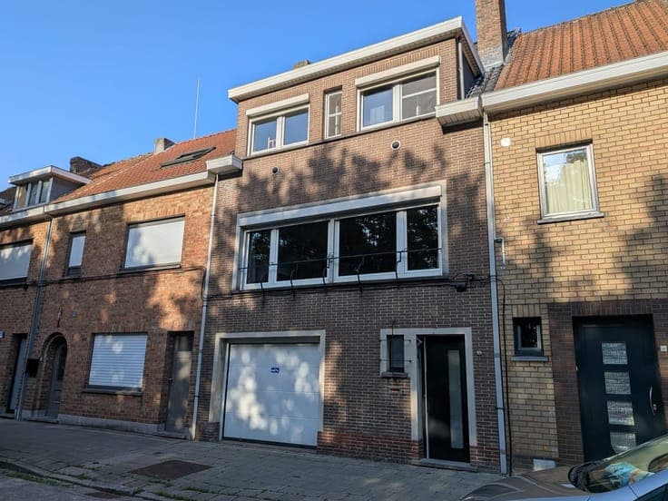 Instapklare bel-etagewoning in groene omgeving
