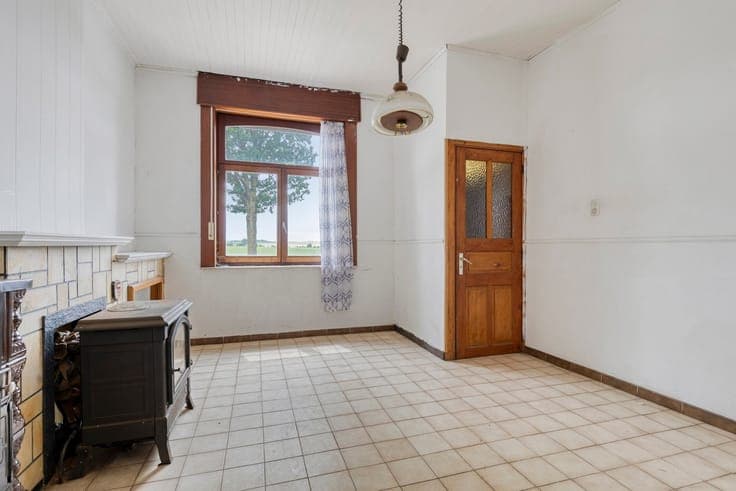 Ruime te renoveren woning met vergezicht
