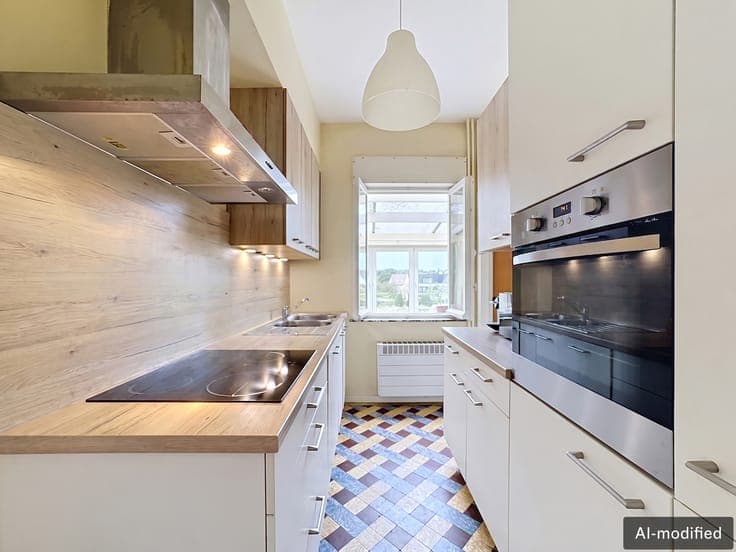 Family home with 4 bedrooms, garage, terrace and garden