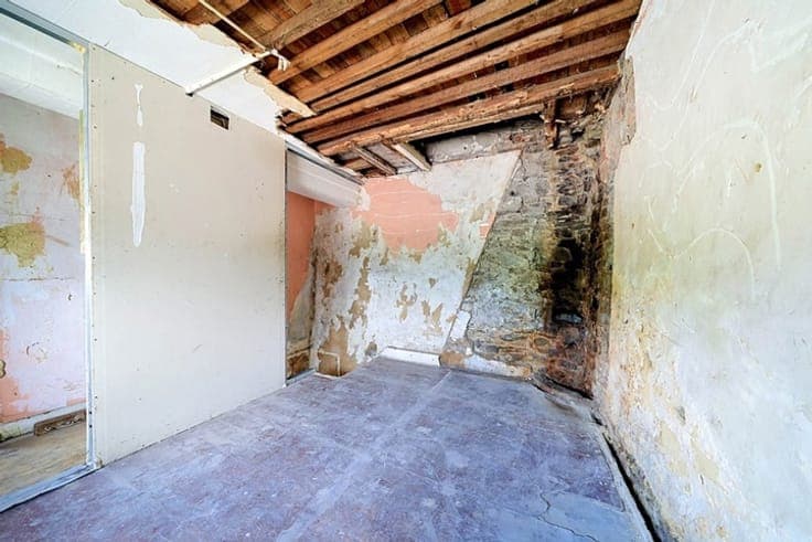 House to renovate in Cheratte.
