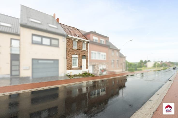 For sale: house in Sint-Pieters-Leeuw