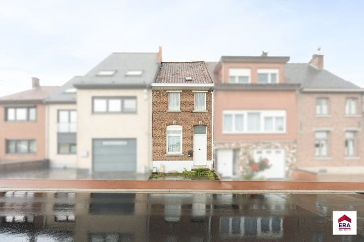 For sale: house in Sint-Pieters-Leeuw