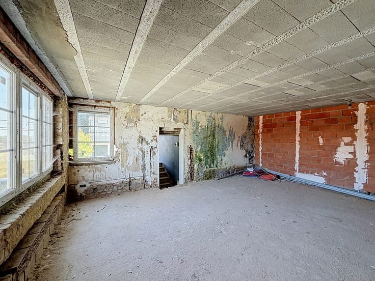 Geraardsbergen - House to renovate with garden & garage