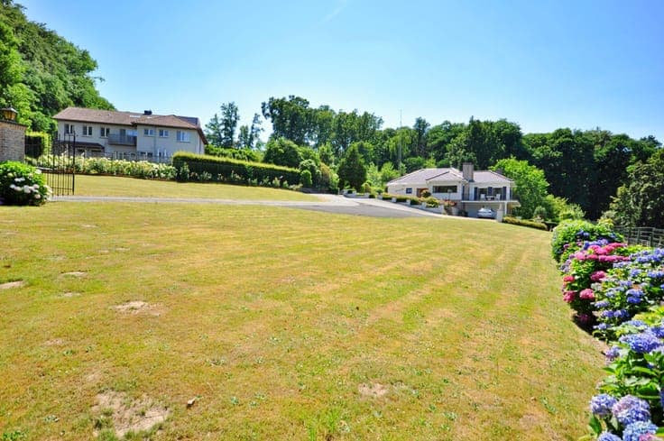 Villa met potentieel gelegen op de flank van de Kluisberg!