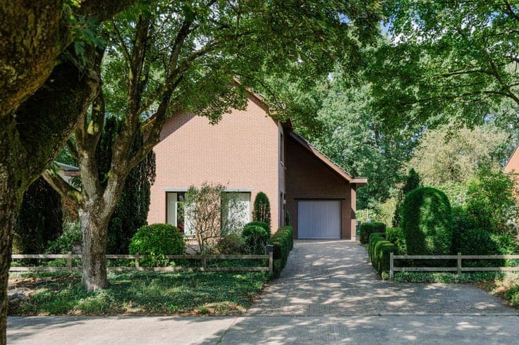Instapklare villa aan de rand van het Stroperbos.