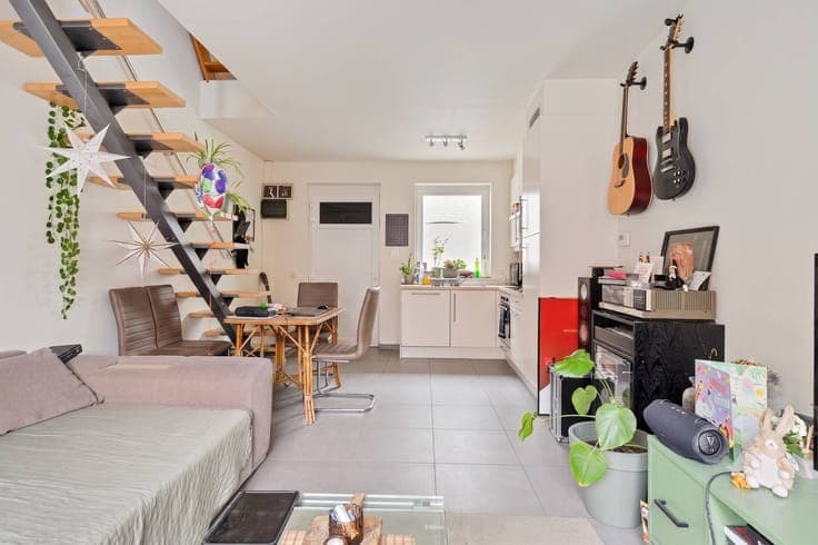 recent ready-to-move-in townhouse, for sale in the center of