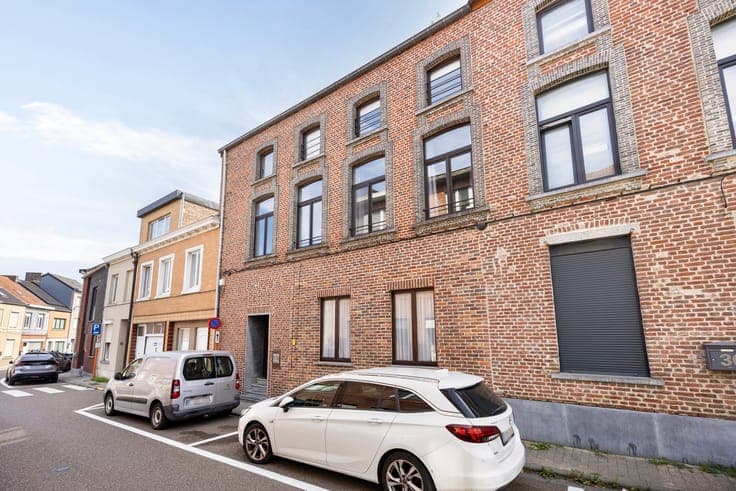 Investment property with 3 apartments in Tienen.