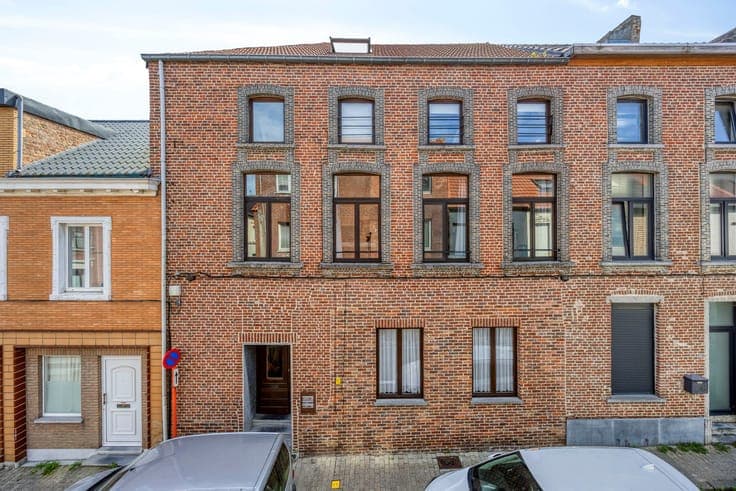 Investment property with 3 apartments in Tienen.
