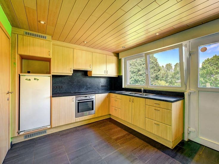 Spacious home with a double garage in Hoeilaart
