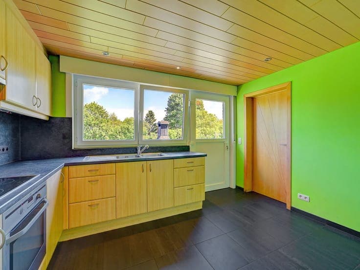 Spacious home with a double garage in Hoeilaart