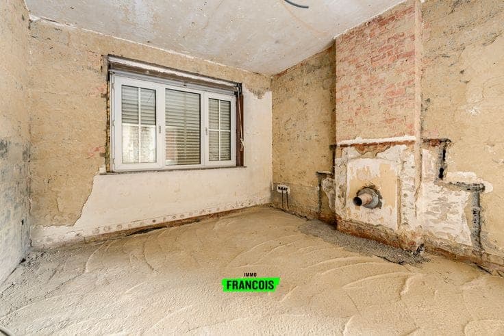 Property to finish with 150 m² workshop in Lede