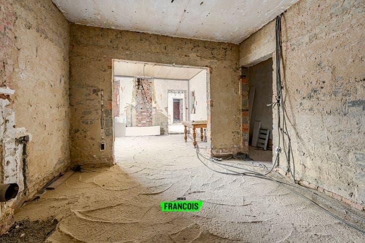 Property to finish with 150 m² workshop in Lede