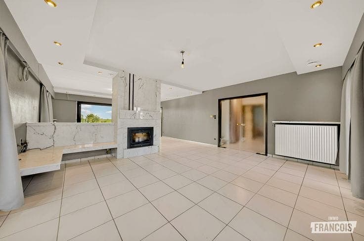 Stately villa with five bedrooms and beautiful countryside …