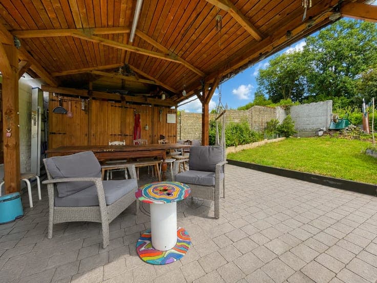 3-bedroom house with garden, 2 bedrooms (potentially 3 or 4)