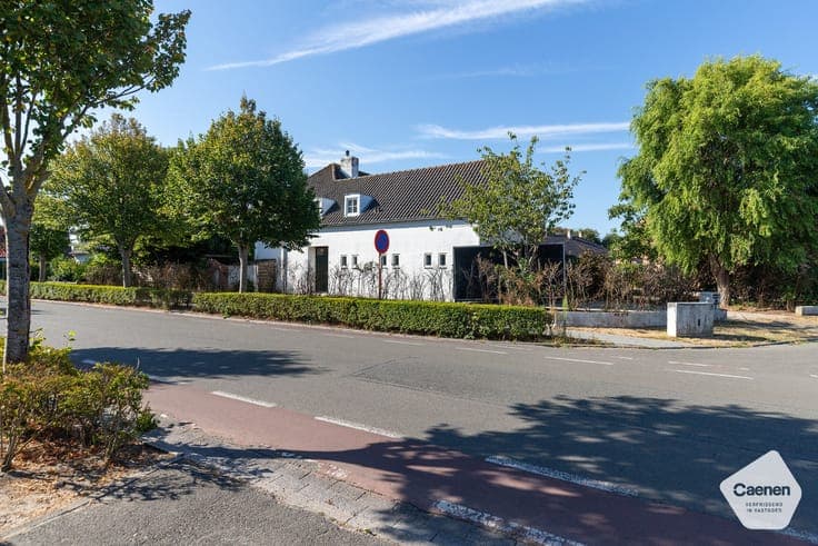 Te renoveren villa met 3 slaapkamers, 2 badkamers, sauna ...