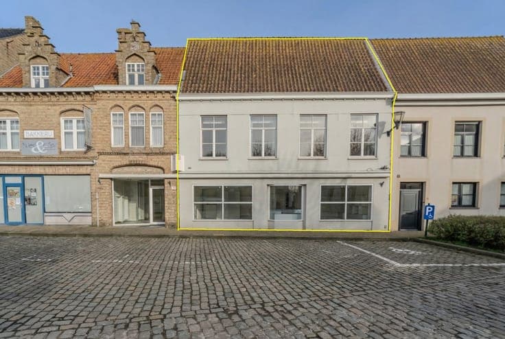 Spacious house with commercial space and office space for s