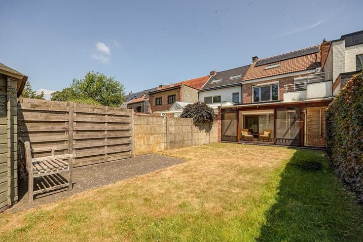 Instapklare woning vlakbij het centrum van Schoten