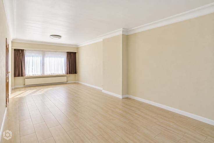 Instapklare woning met 4 slpkrs en ruime tuin te Niel