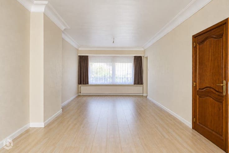 Instapklare woning met 4 slpkrs en ruime tuin te Niel