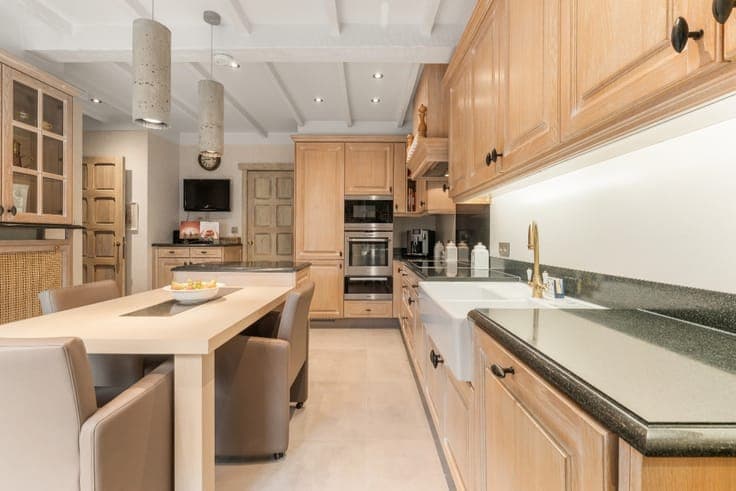 Spacious 4-bedroom house for sale in Wielsbeke