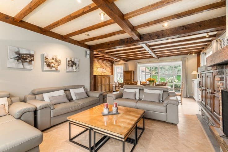 Spacious 4-bedroom house for sale in Wielsbeke