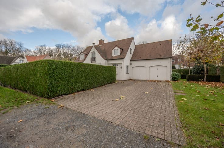 Charming detached villa in a quiet residential area near ...
